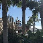 El Sombrero 3*